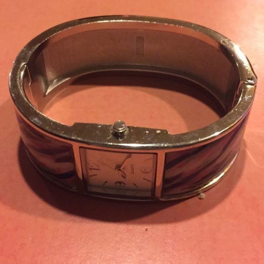 🌟🌟🌟🌟🌟🌟𝅺VINTAGE ladies watch, open/close closure